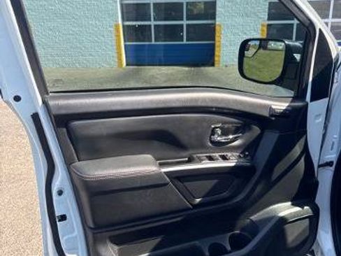 Used 2024 Nissan Titan PRO-4X w/ Pro-4x Convenience Package AWD/4WD image 23