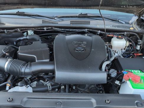 Used 2021 Toyota Tacoma TRD Off-Road image 34