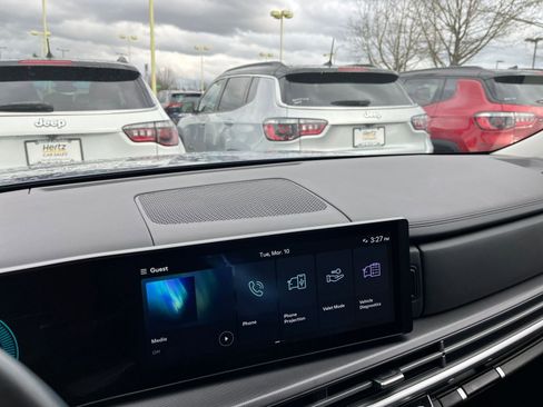 Used 2025 Hyundai Santa Fe SEL image 18