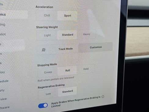 Used 2018 Tesla Model 3 image 16
