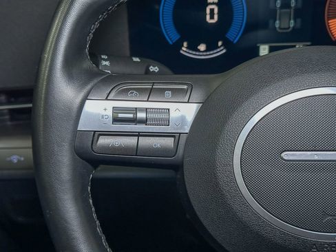 Used 2025 Hyundai Kona SEL image 30