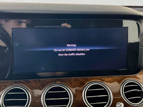Used 2017 Mercedes-Benz E 400 4MATIC Wagon image 16