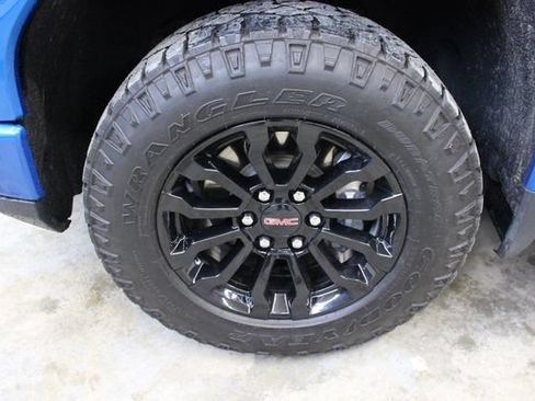 Used 2023 GMC Sierra 1500 AT4X AWD/4WD image 9