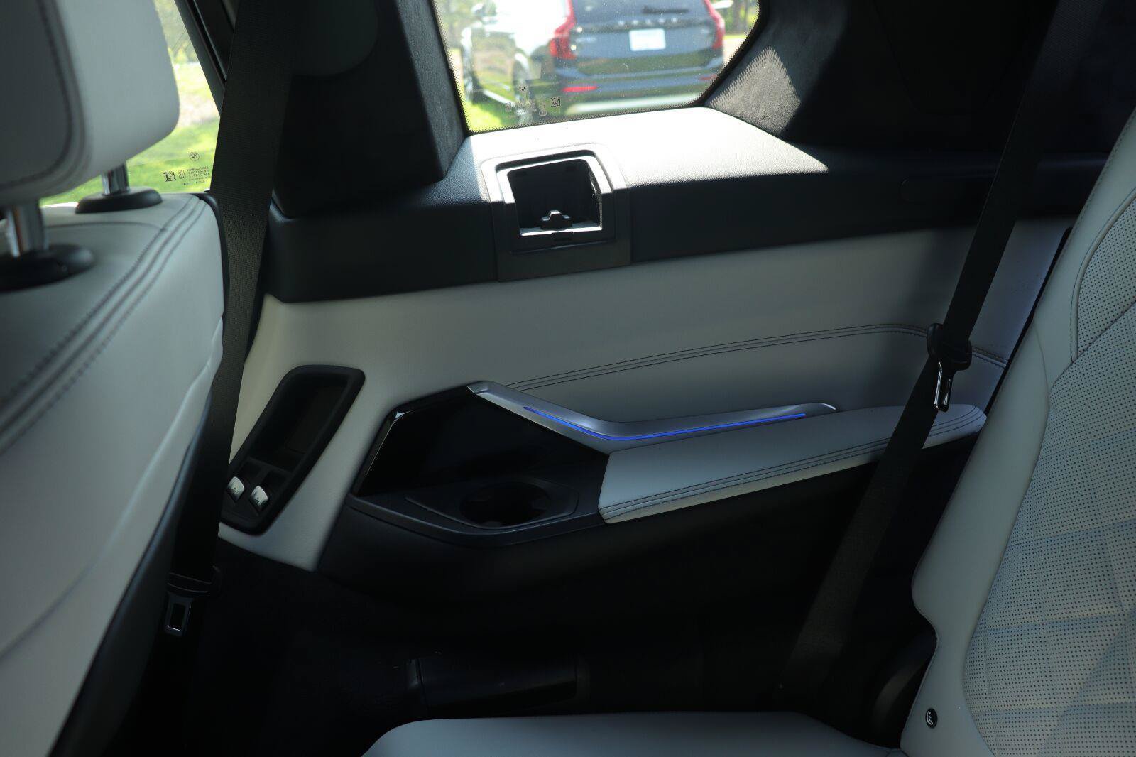 Used 2024 BMW X7 xDrive40i w/ Premium Package AWD/4WD image 17