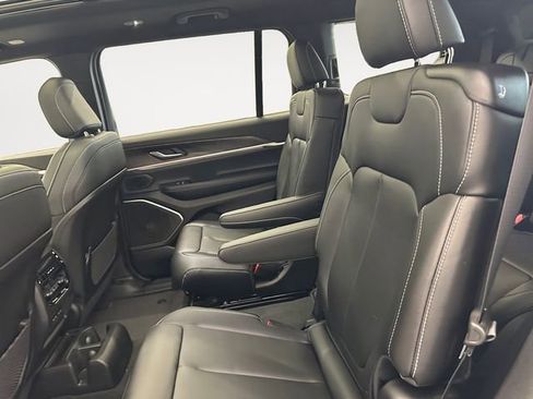 New 2026 Jeep Grand Cherokee L Limited w/ Limited Altitude Package AWD/4WD image 13