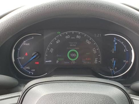 Used 2025 Toyota RAV4 XLE image 24