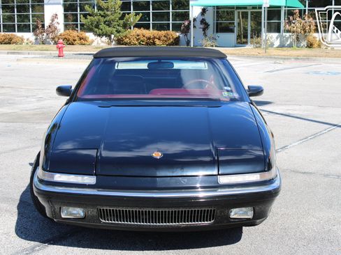 Used 1990 Buick Reatta Convertible image 3