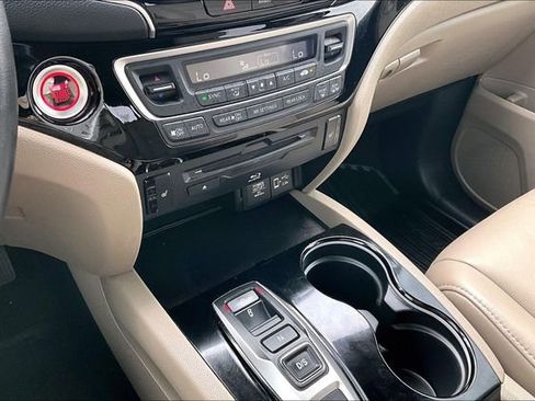 Used 2021 Honda Pilot Touring image 23