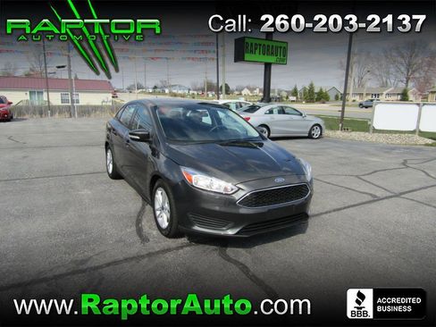 Used 2016 Ford Focus SE FWD image 1