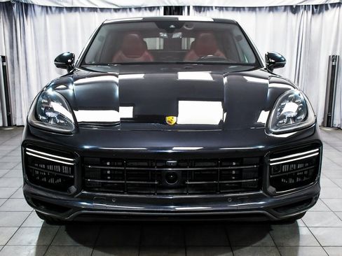 Used 2021 Porsche Cayenne Turbo w/ Assistance Package image 2