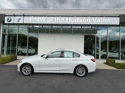 New 2025 BMW 330i xDrive Sedan w/ Convenience Package