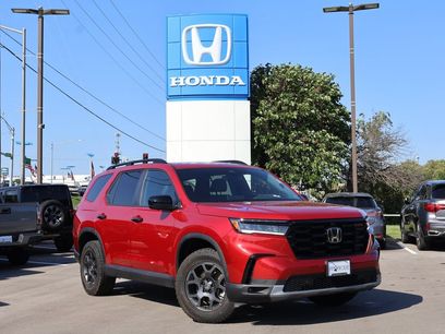 Certified 2025 Honda Pilot TrailSport