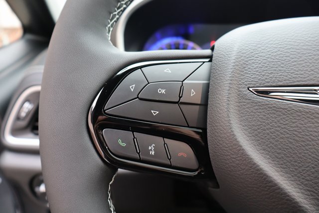 New 2026 Chrysler Pacifica Select AWD/4WD image 13