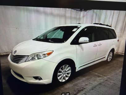Used 2014 Toyota Sienna Limited w/ Limited Premium Package