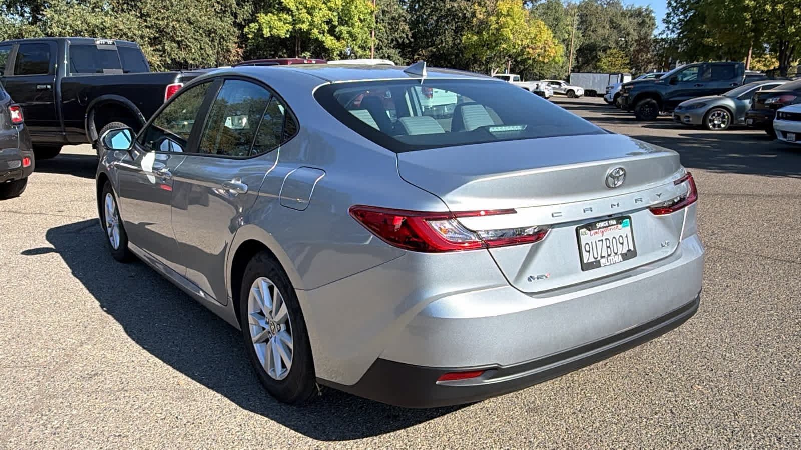 Used 2025 Toyota Camry LE FWD image 7