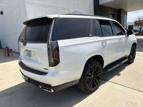 Used 2021 Cadillac Escalade Premium Luxury w/ LPO, Illumination Package image 5