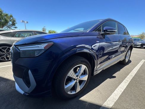Used 2023 Audi Q4 e-tron Premium Plus w/ Premium Plus AWD/4WD image 2