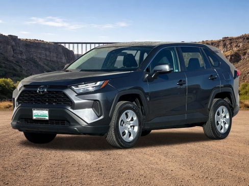 Used 2024 Toyota RAV4 LE AWD/4WD image 7