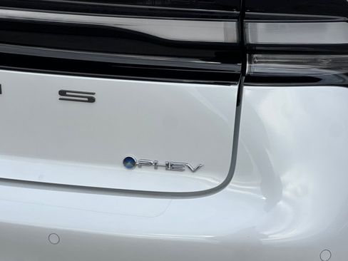 New 2026 Toyota Prius Plug-In Hybrid image 21