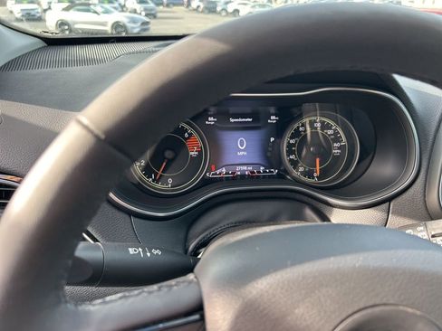 Used 2023 Jeep Cherokee Altitude Lux image 11