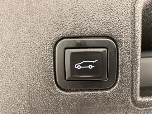 Used 2018 GMC Terrain SLE w/ Driver Convenience Package AWD/4WD image 33