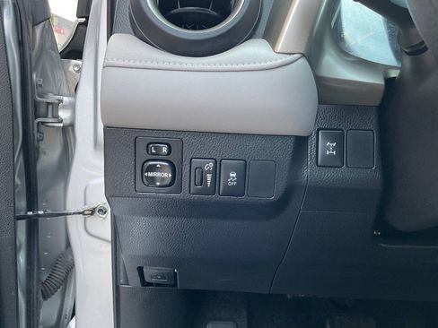 Used 2015 Toyota RAV4 XLE AWD/4WD image 16