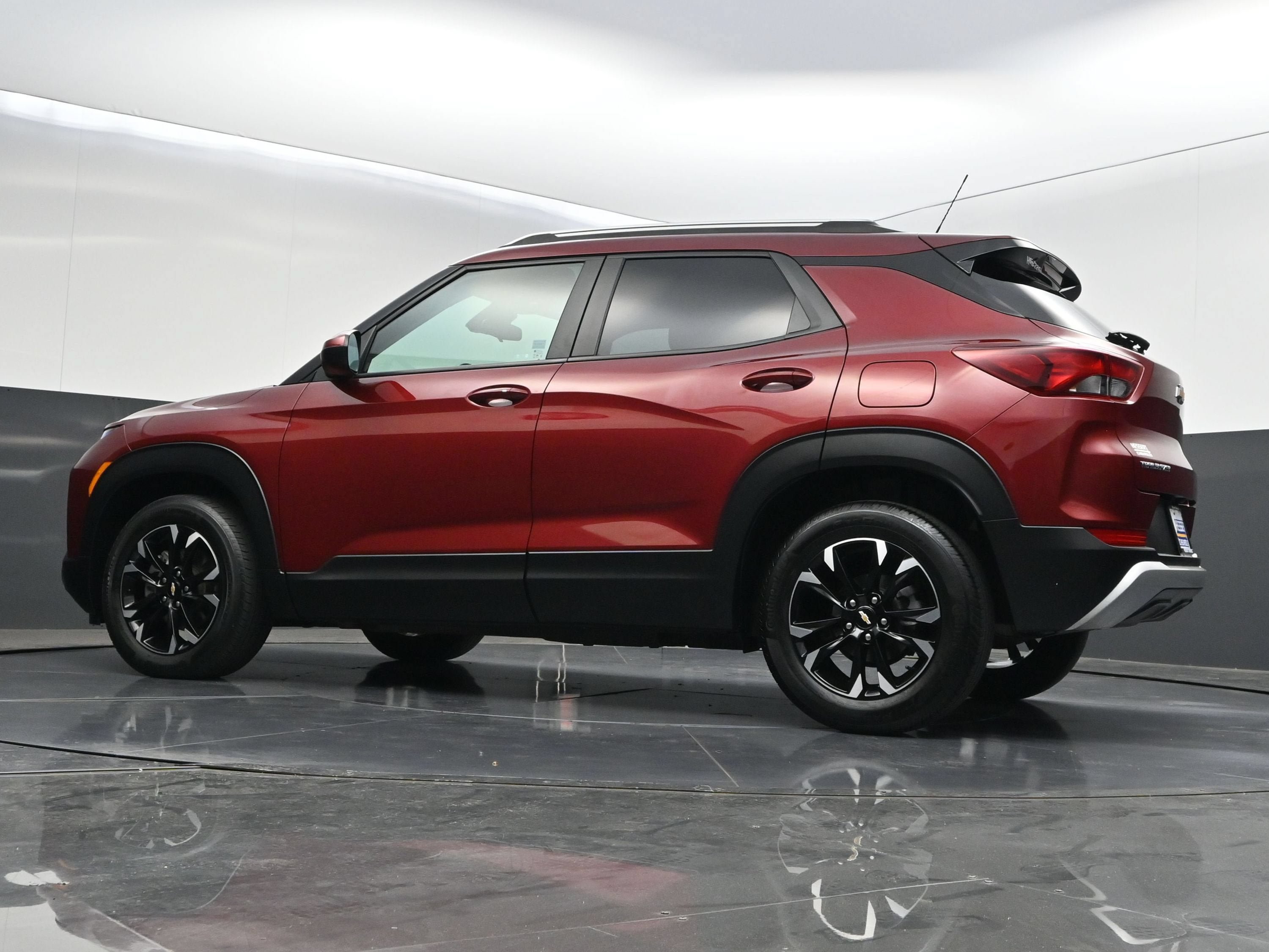 Used 2023 Chevrolet TrailBlazer LT FWD image 38