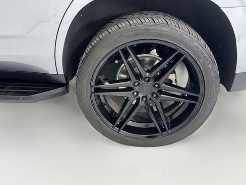 Used 2022 Chevrolet Tahoe RST w/ Luxury Package AWD/4WD image 30