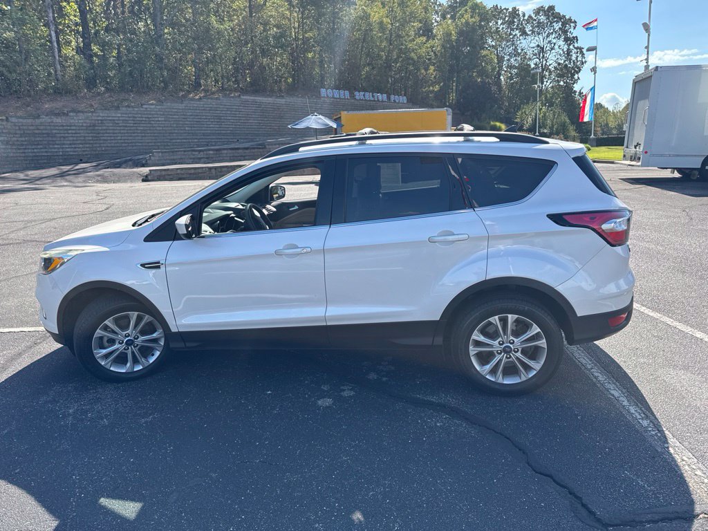 Used 2018 Ford Escape SE w/ SE Sync 3 Package FWD image 8