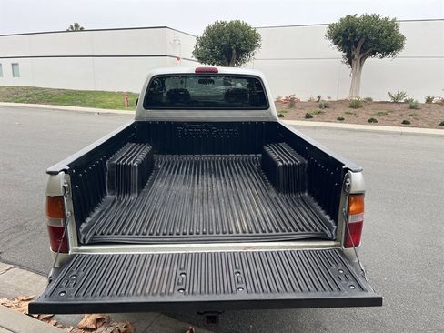 Used 2000 Toyota Tacoma PreRunner image 6