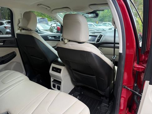 Used 2020 Ford Edge Titanium FWD image 27