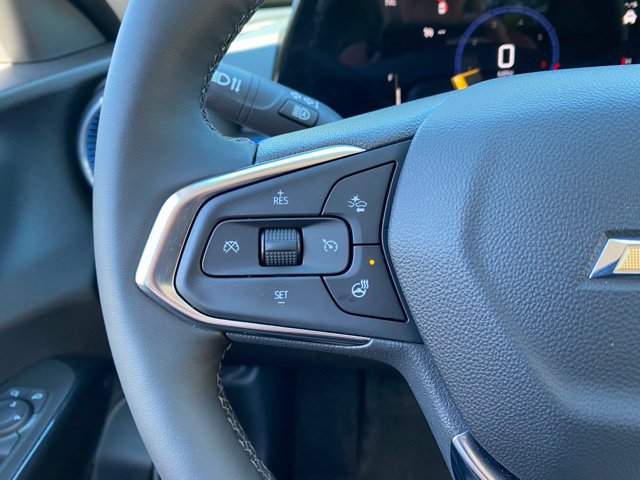 Used 2026 Chevrolet Trax LT w/ Sunroof Package FWD image 21