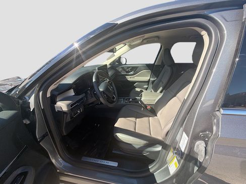 Used 2024 Lincoln Corsair FWD image 19