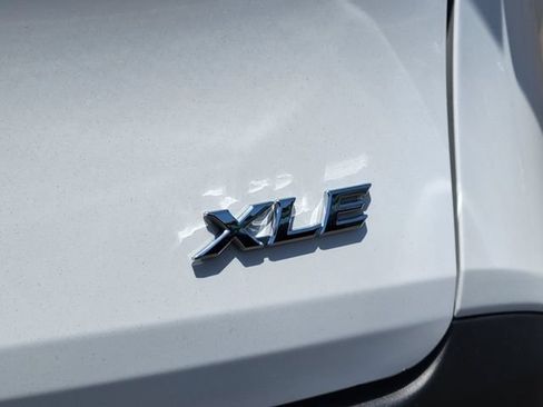 Used 2025 Toyota Sienna XLE w/ XLE Plus Package FWD image 27