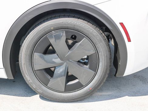 New 2026 Toyota Prius LE FWD image 11