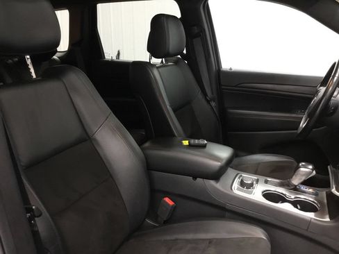 Used 2020 Jeep Grand Cherokee Altitude AWD/4WD image 45