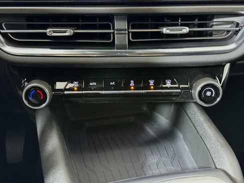 New 2026 Chevrolet Equinox EV LT image 15