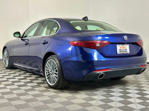 Used 2017 Alfa Romeo Giulia Ti w/ TI Lusso Light Wood Package AWD/4WD image 34