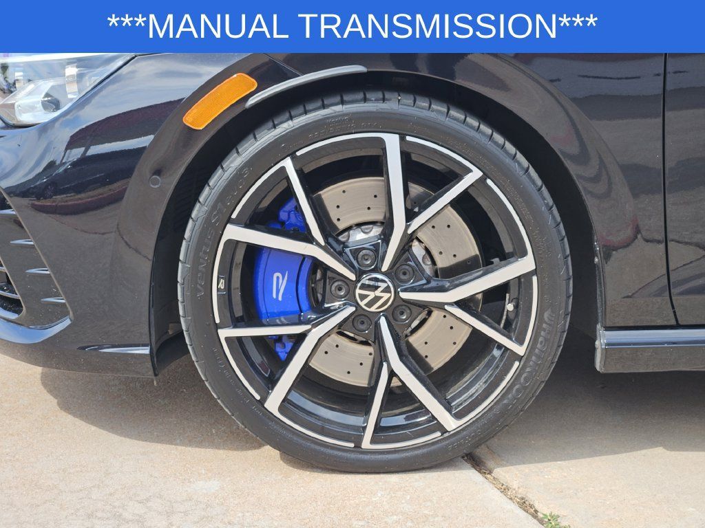 Used 2024 Volkswagen Golf R AWD/4WD image 11