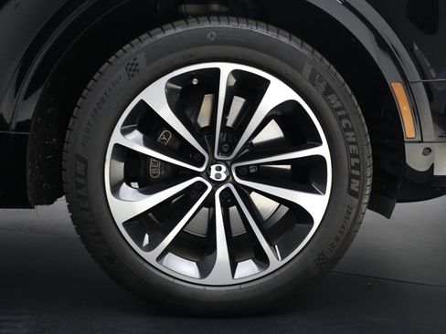Certified 2018 Bentley Bentayga Onyx Edition image 15