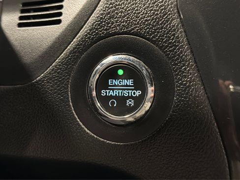 Used 2018 Ford Explorer XLT w/ Equipment Group 202A AWD/4WD image 32