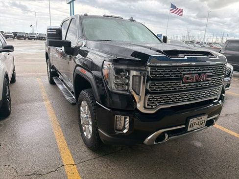 Used 2022 GMC Sierra 2500 Denali image 2