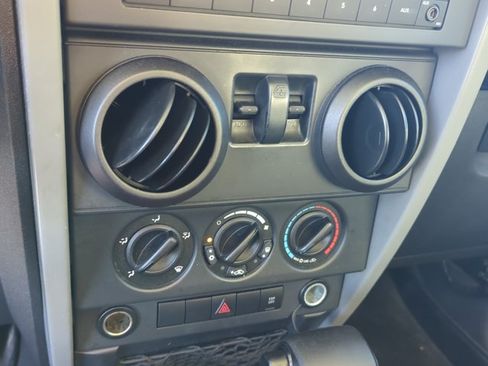 Used 2009 Jeep Wrangler X AWD/4WD image 17