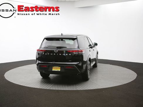 Used 2025 Nissan Pathfinder S image 60