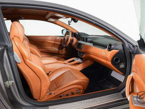 Used 2012 Ferrari FF image 27