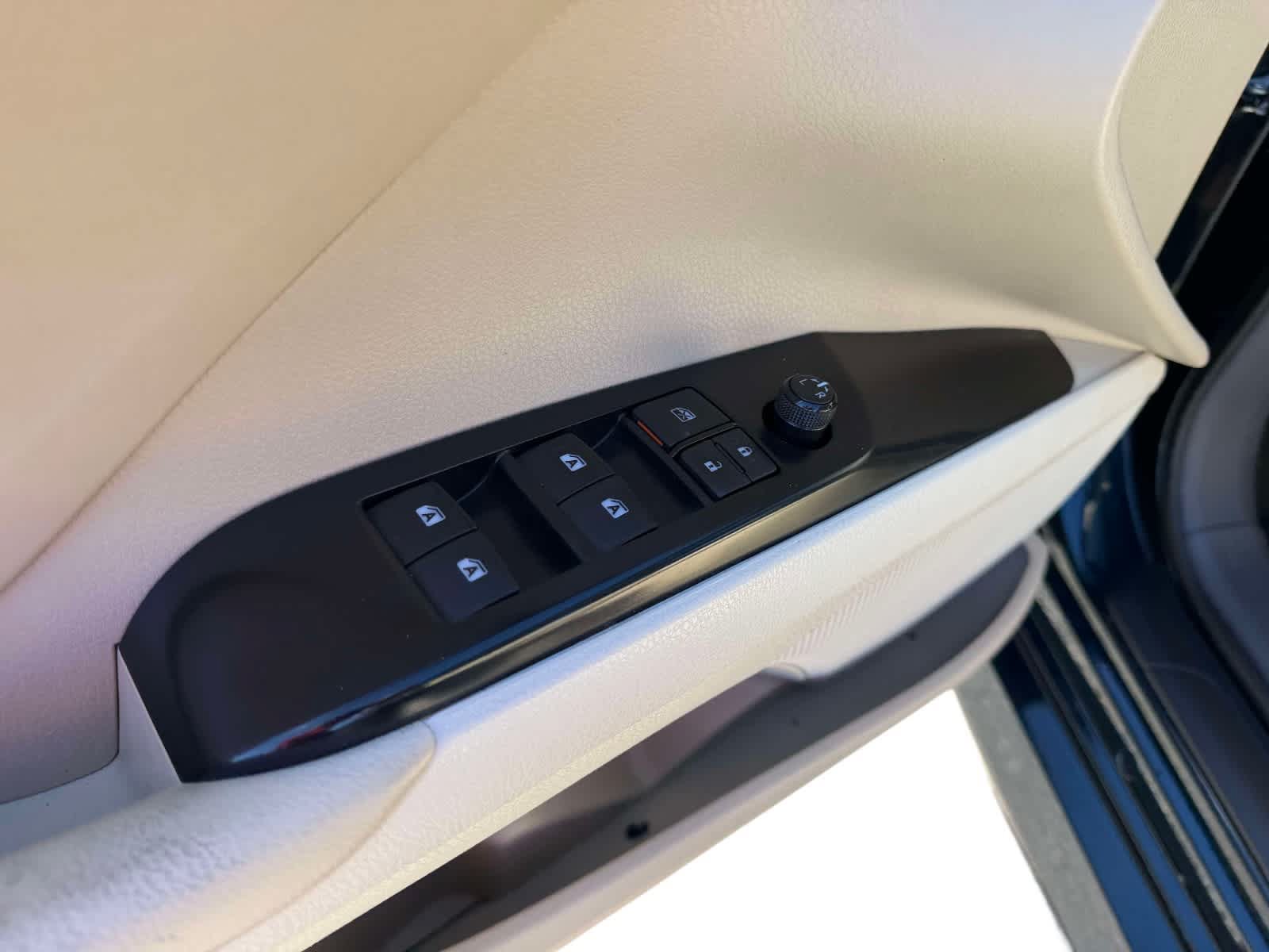 Used 2019 Toyota Camry LE FWD image 17