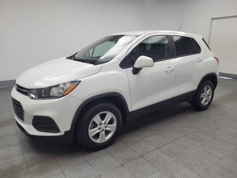 Used 2022 Chevrolet Trax LS w/ Tint and Cruise Package AWD/4WD image 2