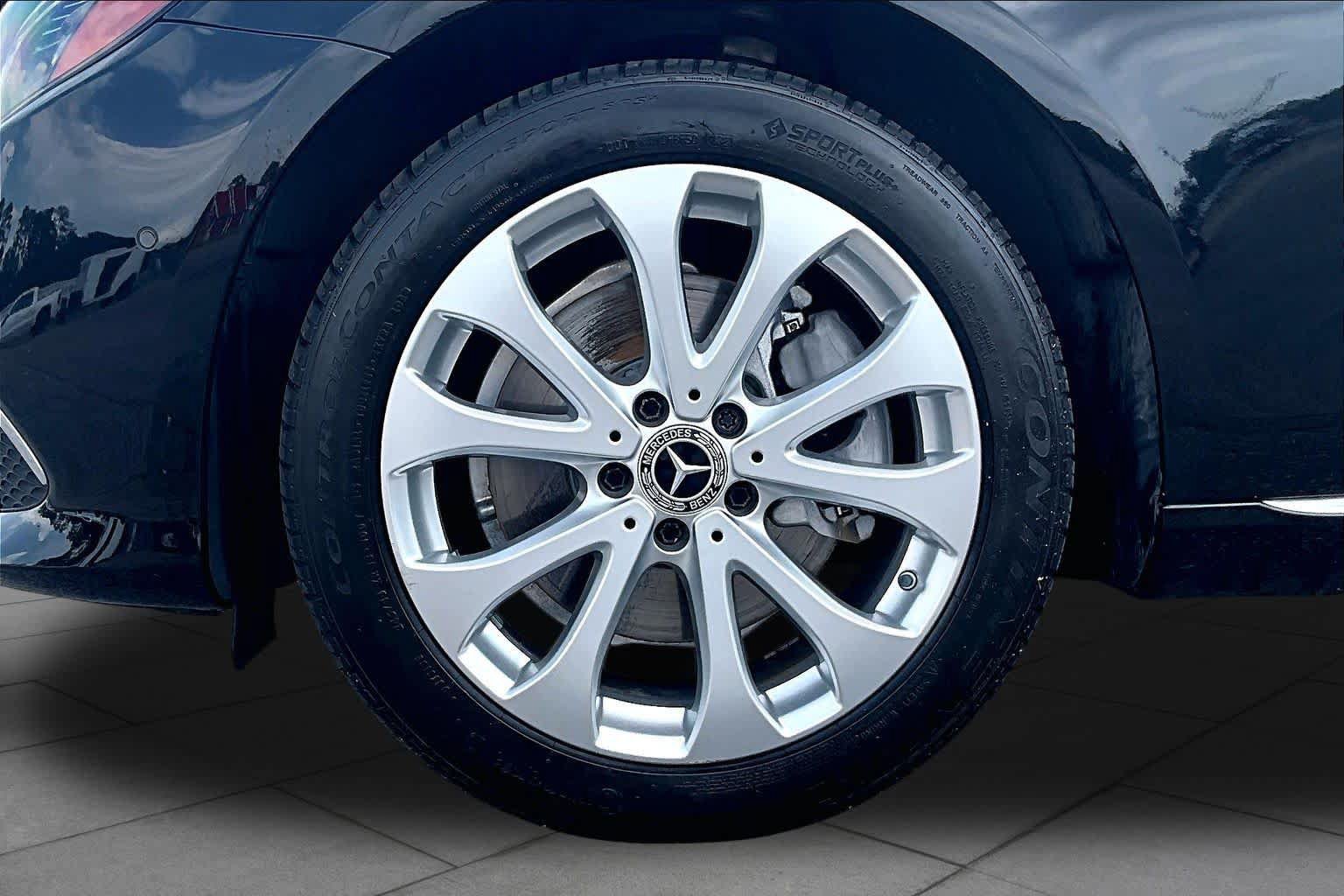 Used 2018 Mercedes-Benz E 300 image 11