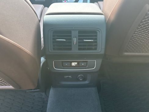 Used 2025 Audi Q5 2.0T Premium w/ Convenience Plus Package image 16