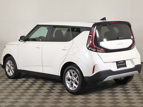 Used 2024 Kia Soul LX w/ Option Group 015 FWD image 8